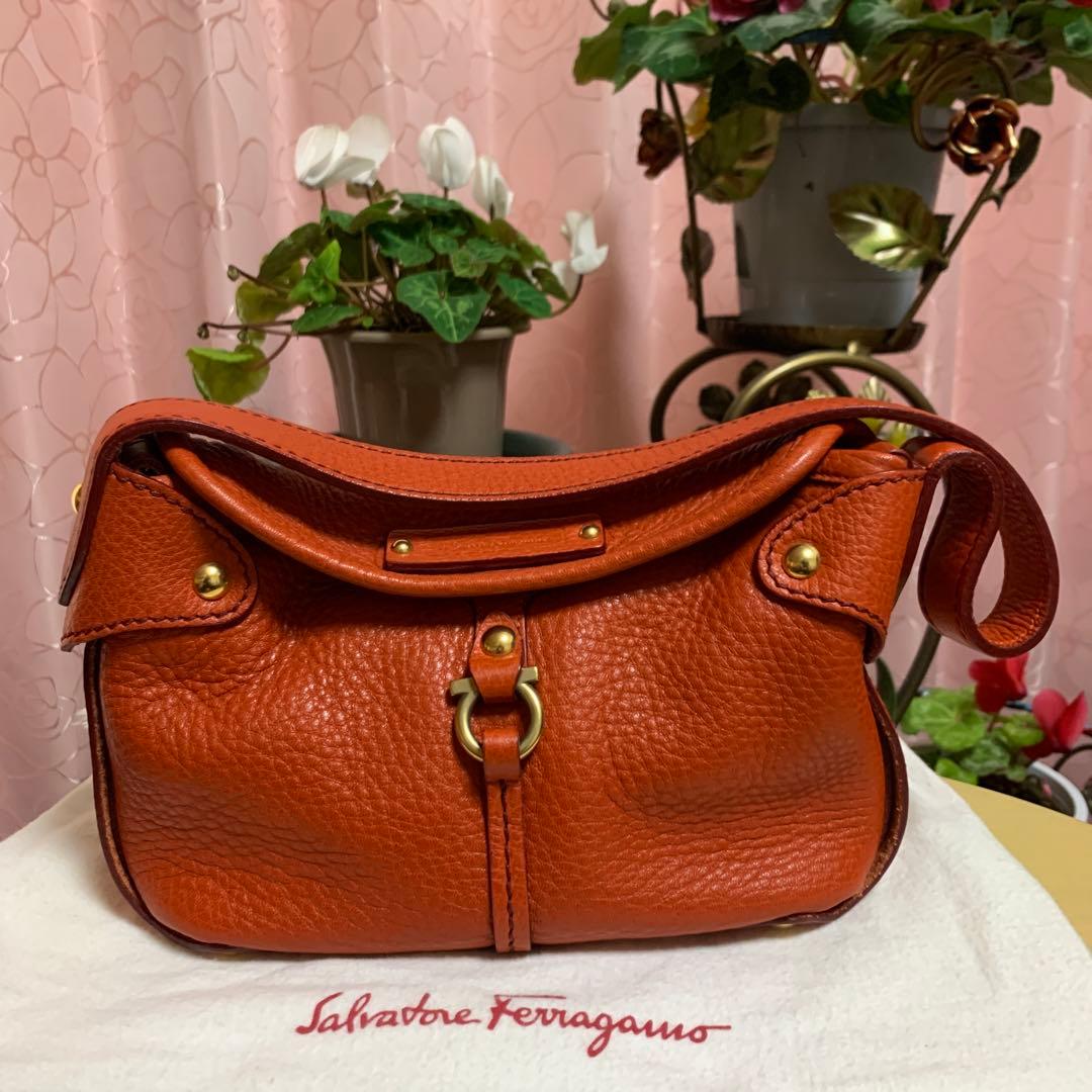 ガンチーニ ハンドバッグ salvatore ferragamo フェラガモ