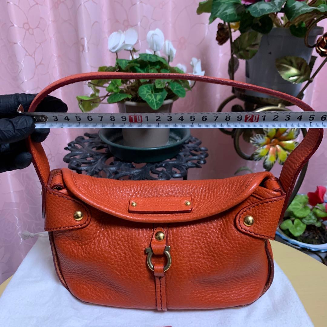 ガンチーニ ハンドバッグ salvatore ferragamo フェラガモ