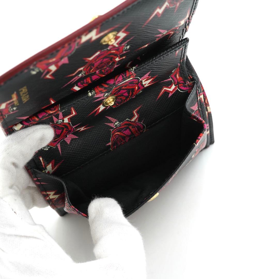 ✨未使用展示品・箱保証書付き✨　PRADA ミニ財布　サフィアーノ　バラ　花柄