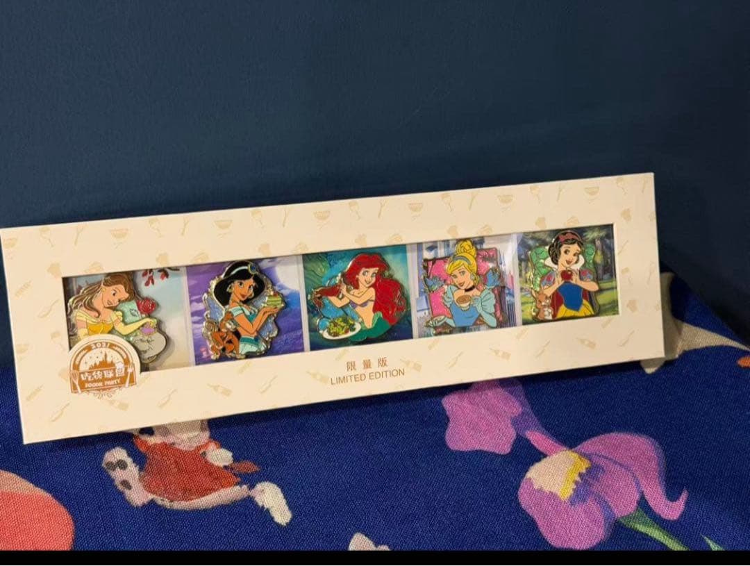 上海ディズニーランド正規品　プリンセス　アリエル　ピンバッジ　限数300