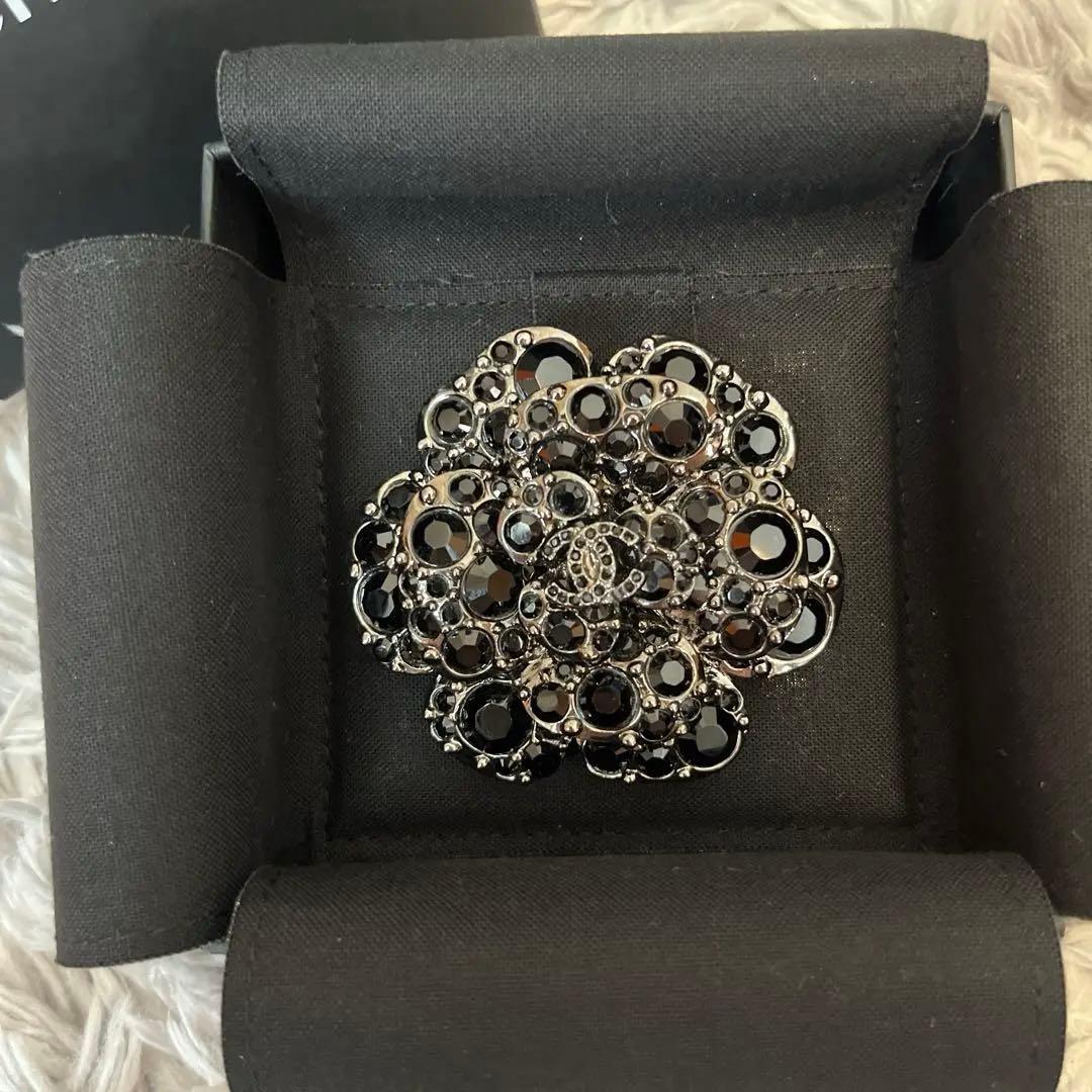 お値下げ❗️新品❗️CHANEL シャネル　ココマーク　カメリア　ブローチ