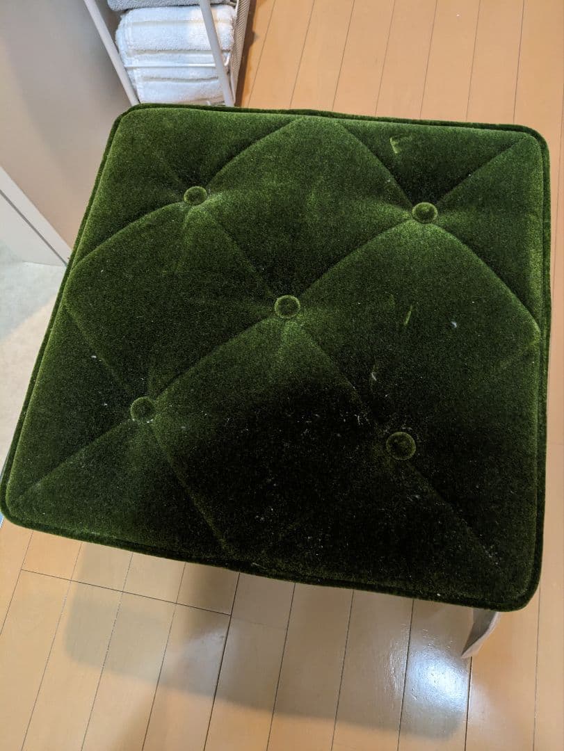 [カリモク60]緑色ベルベットオットマン 取扱説明書付き