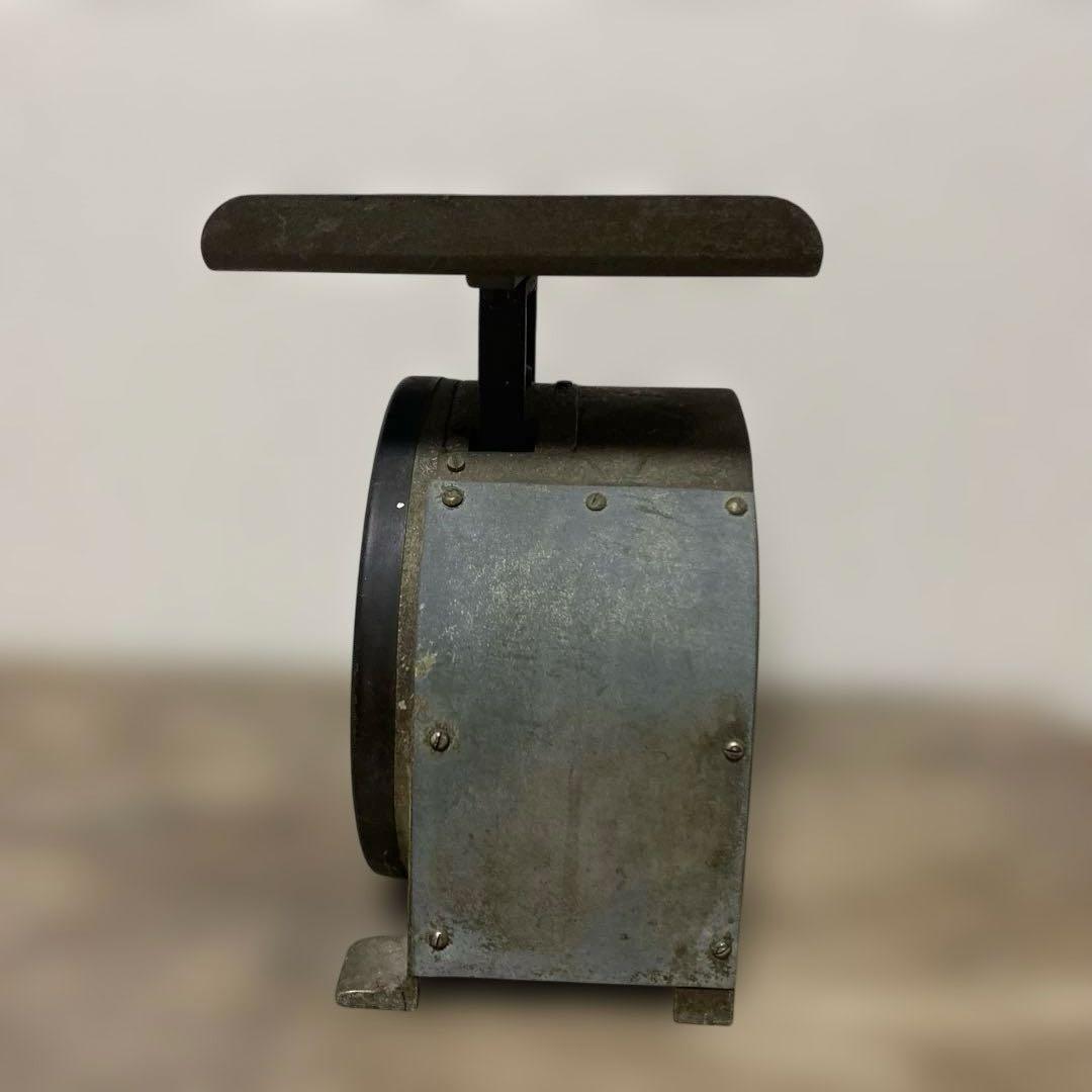 【アンティーク雑貨・家具】金属製の秤