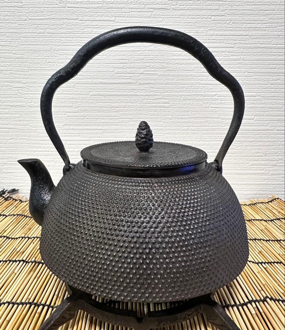 未使用品　南部盛岡宮鉄鉄瓶店(現釜定工房)初代釜定　宮　定吉作　南部鉄瓶