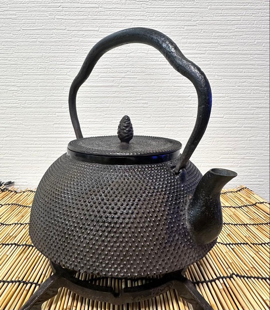 未使用品　南部盛岡宮鉄鉄瓶店(現釜定工房)初代釜定　宮　定吉作　南部鉄瓶