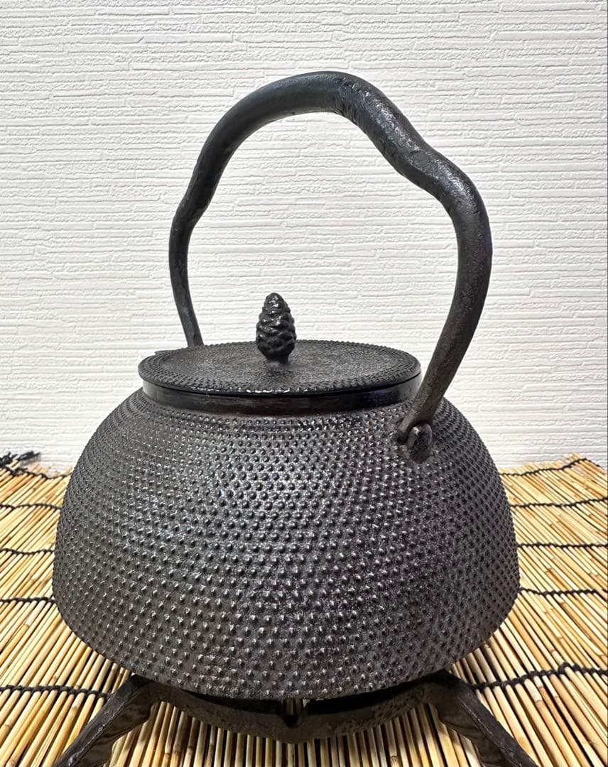 未使用品　南部盛岡宮鉄鉄瓶店(現釜定工房)初代釜定　宮　定吉作　南部鉄瓶