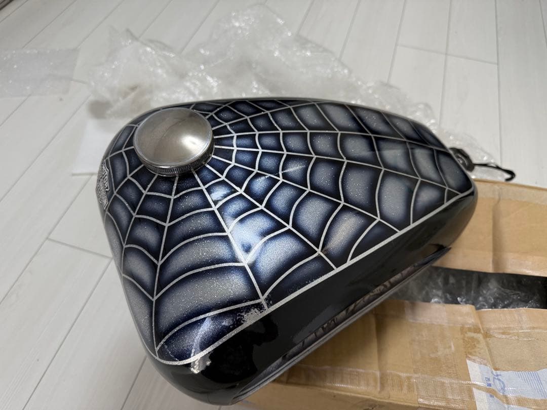 ハーレー マスタングタンク カスタムペイント