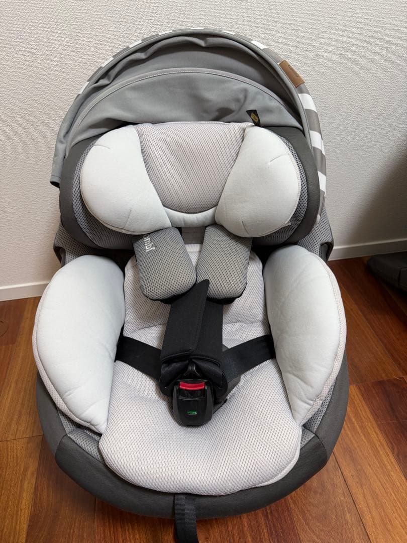 combi THE S コンビ　ザエス　チャイルドシート