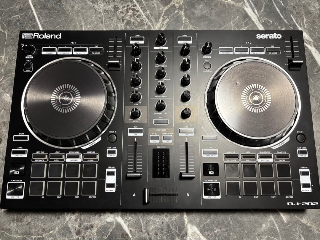 Roland DJ-202 / ケーブル・ケース付き