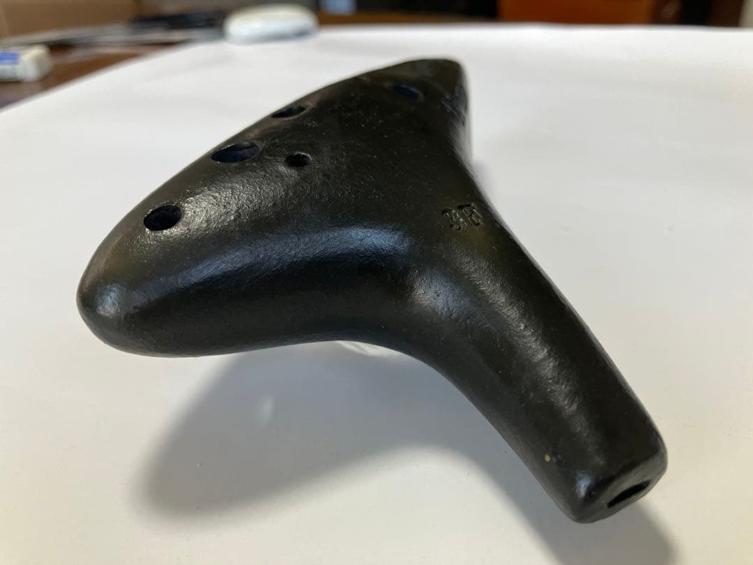 ティアーモ オカリナ ３F (SF) 黒陶モデル 13穴、オカリナ専用ケースつき