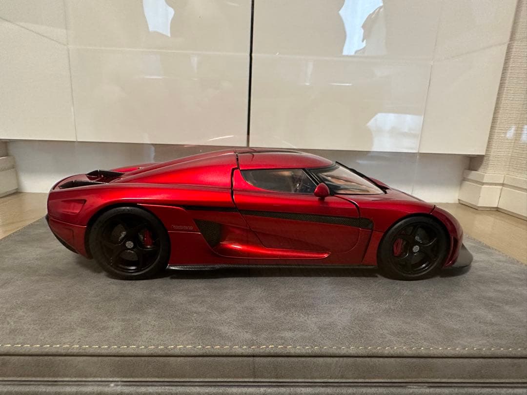 オートアート AUTOart 1/18 ケーニグセグ レゲーラ ミニカー 全開閉