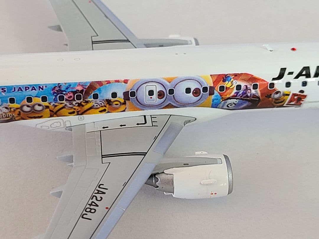 JAL(J-air)　エンブラエル190 ミニオンジェット JA248J
