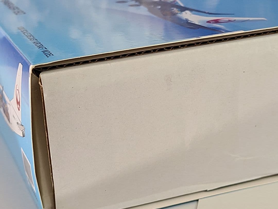 JAL(J-air)　エンブラエル190 ミニオンジェット JA248J