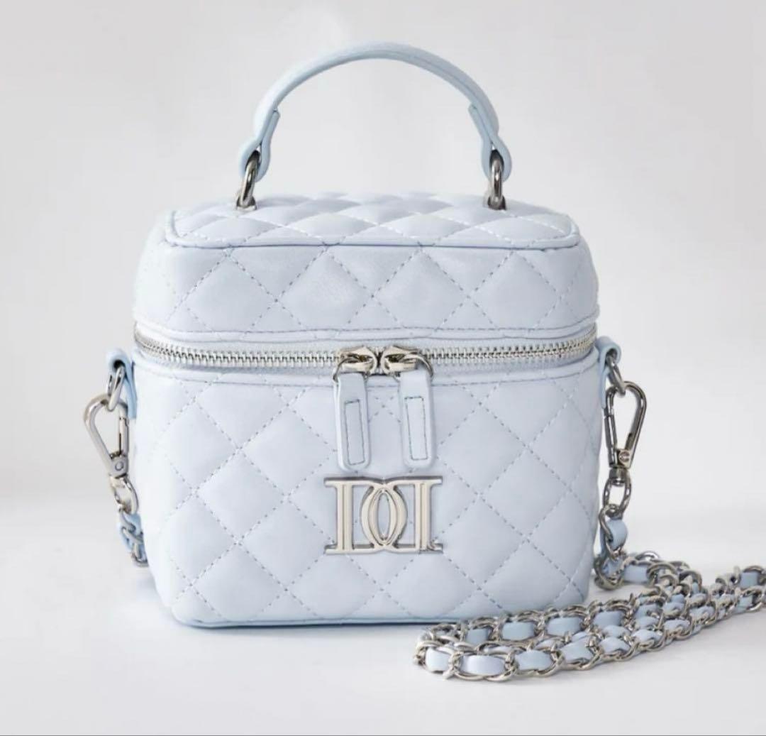 ダーリッチ Darichキルティングスクエアミニバック BLU ブルー シルバー