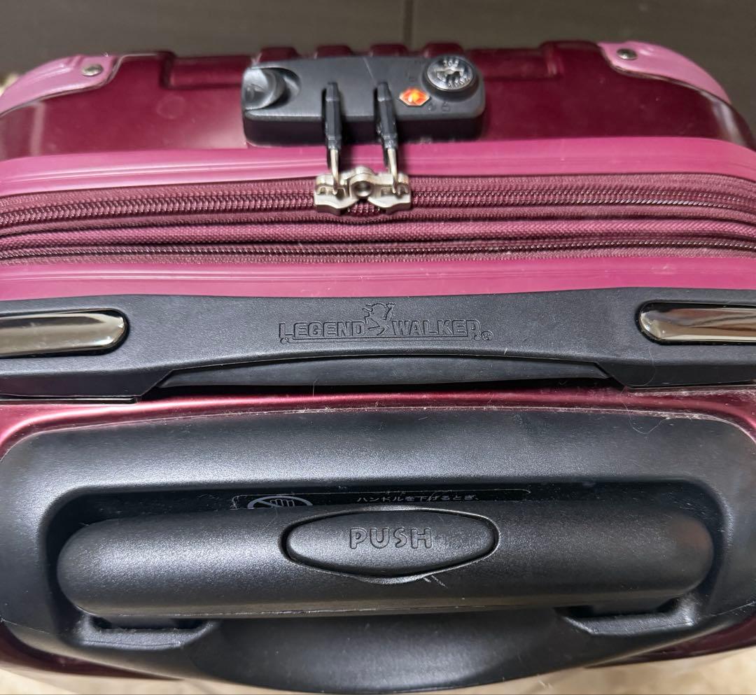 ワインレッド　機内持ち込みサイズスーツケース