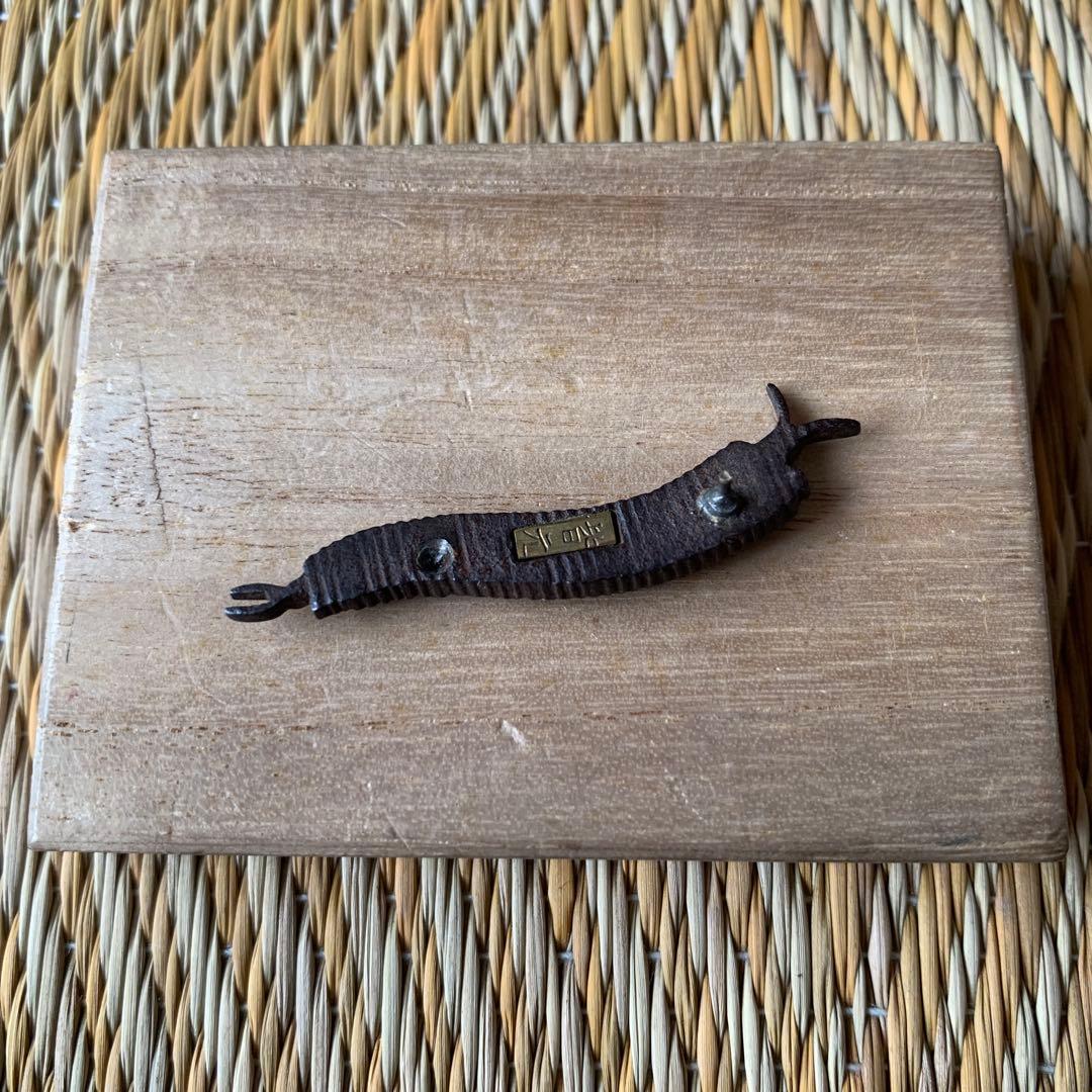 金工 目貫 前金具 在銘 ムカデ