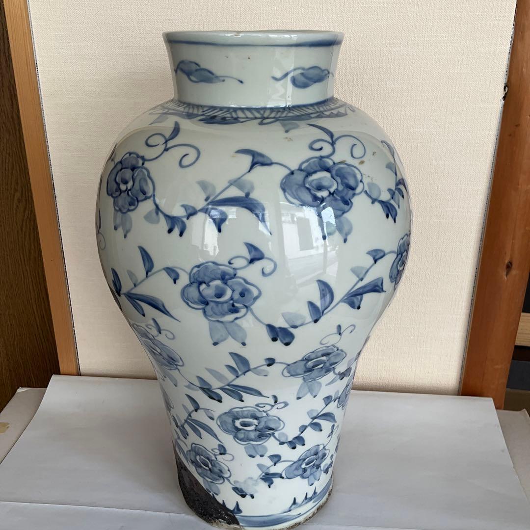 李朝　染付花文(薔薇)壷　18世紀頃