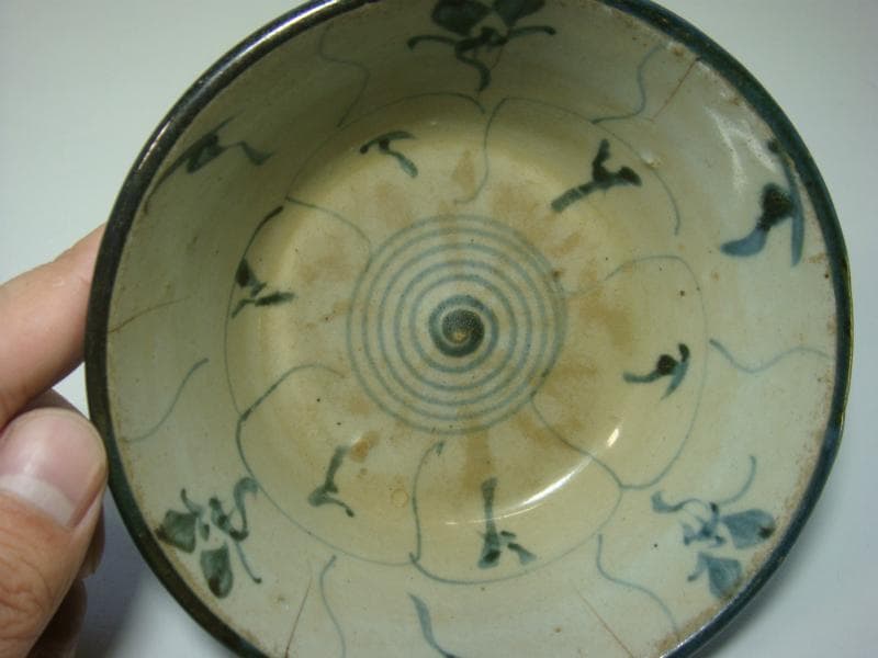 茶碗■古い台湾平茶碗 染付 古陶磁器 酒盃 時代物 花唐草 お茶道具 骨董品■