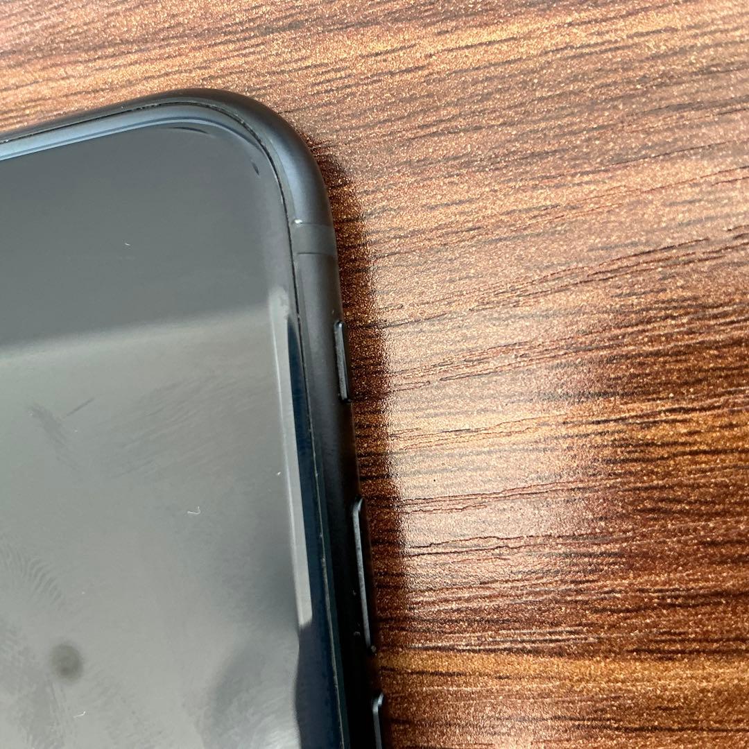 d*2様 Apple iPhoneSE3 128GB 本体のみ　背面ひび割れ　ブ