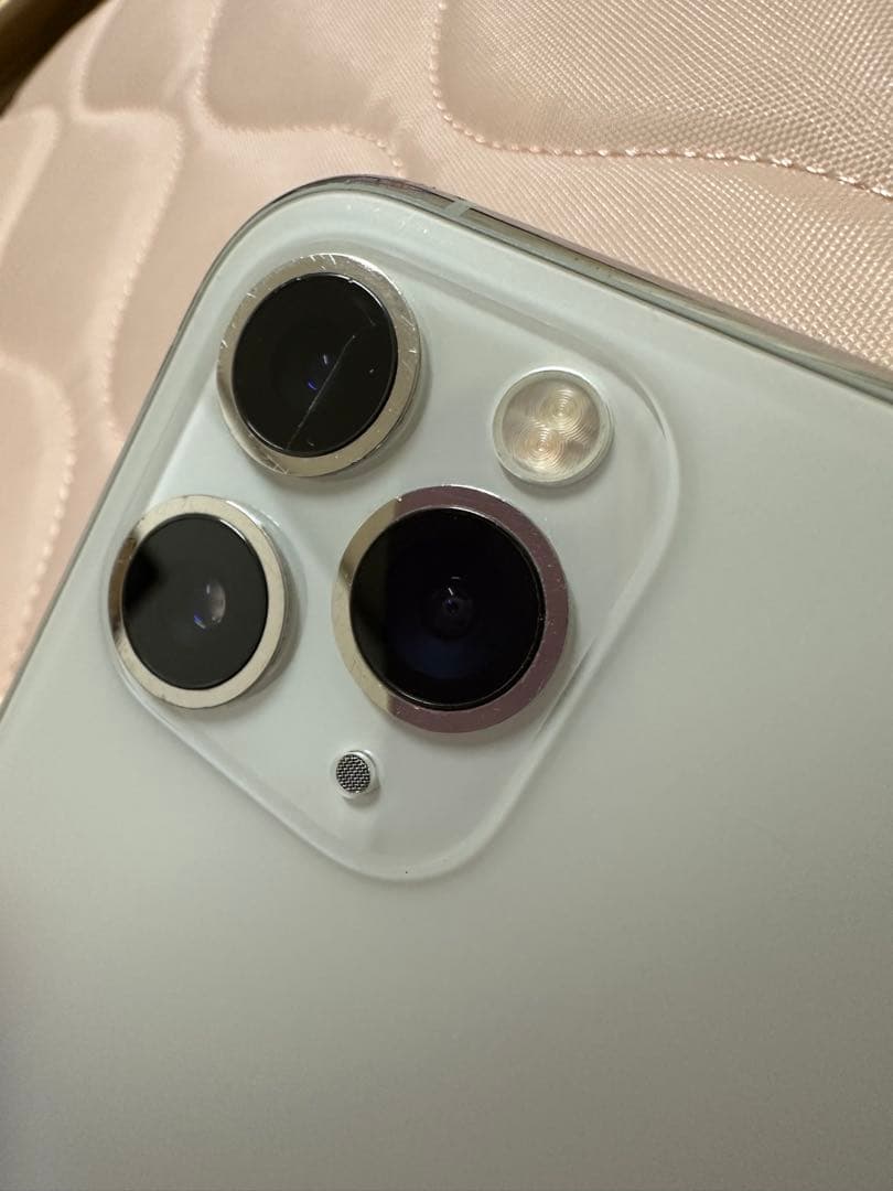 iPhone 11 Pro 256GB SIMフリー A2215カメラ傷あり