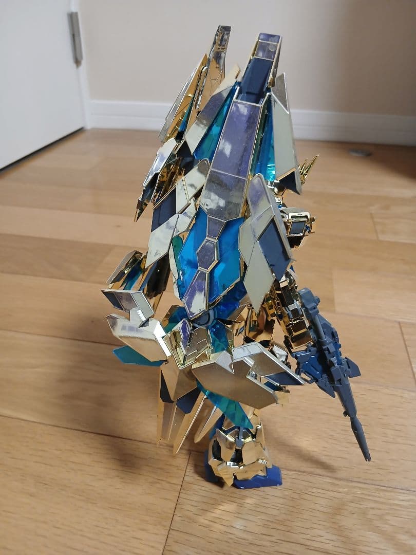 MG(マスターグレード) ガンプラ 金色