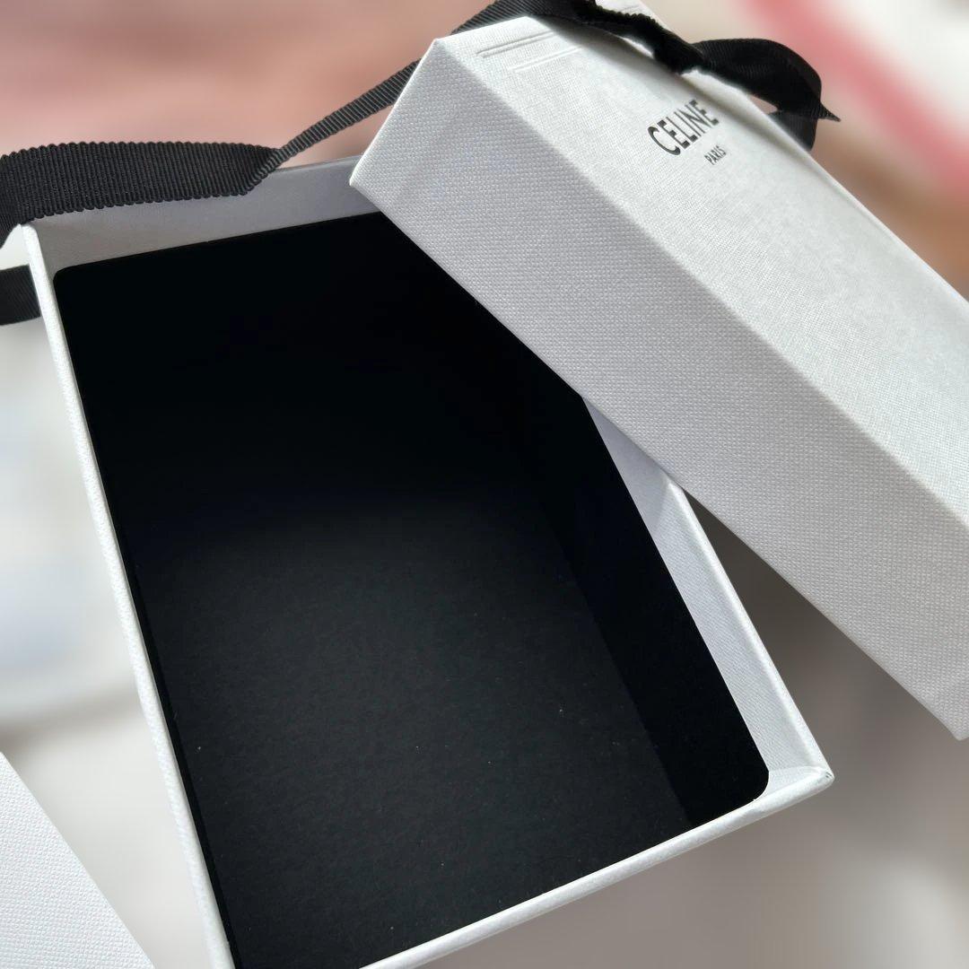 美品　CELINE ギフトボックス ホワイト　ミニ財布　プレゼント