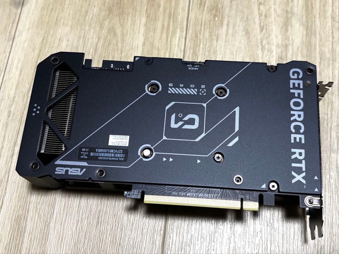 ASUS GeForce RTX 4070 super 保証シール付