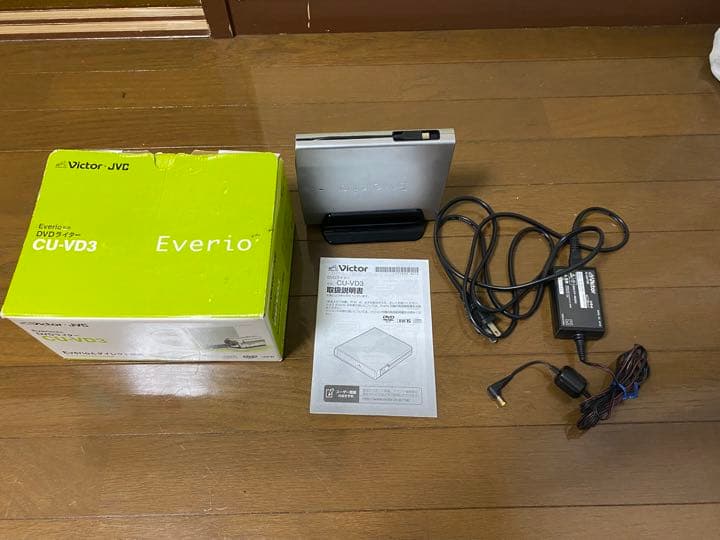 ビデオカメラ、DVDライター、三脚