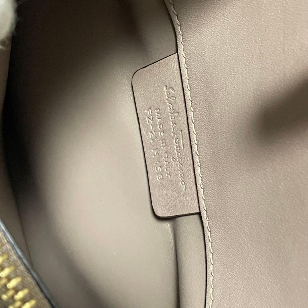 ✨極美品✨　Salvatore Ferragamo スタジオ　ハンドバッグ