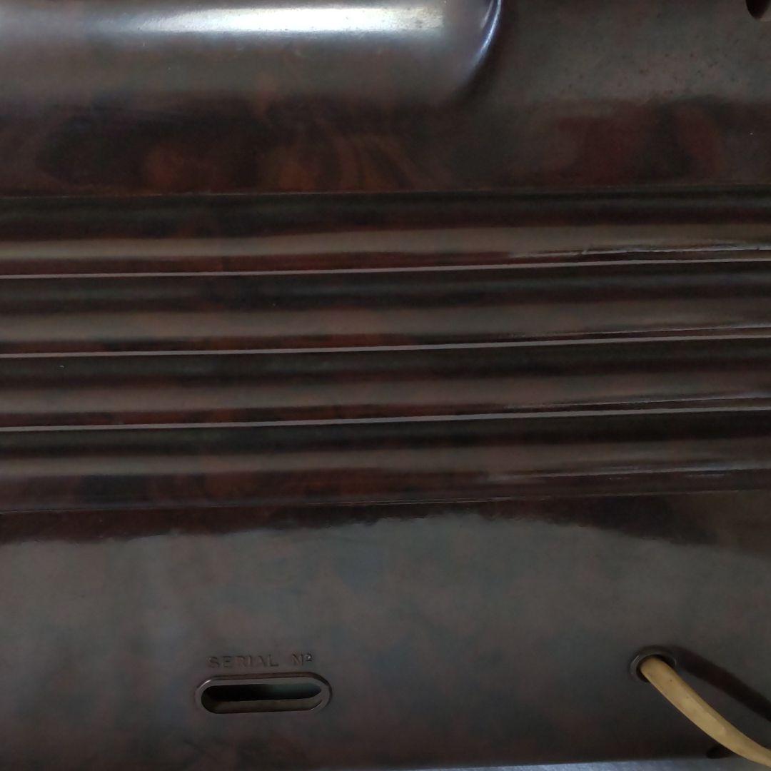 1950イギリス、ブッシュ真空管ラジオ。