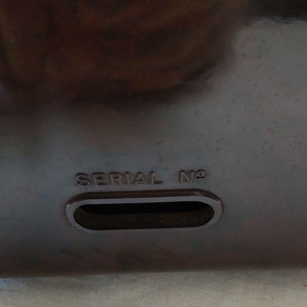 1950イギリス、ブッシュ真空管ラジオ。