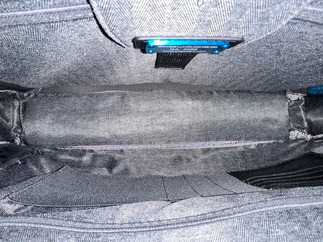 イタリアPIQUADRO(ピクアドロ)レザービジネスバッグ