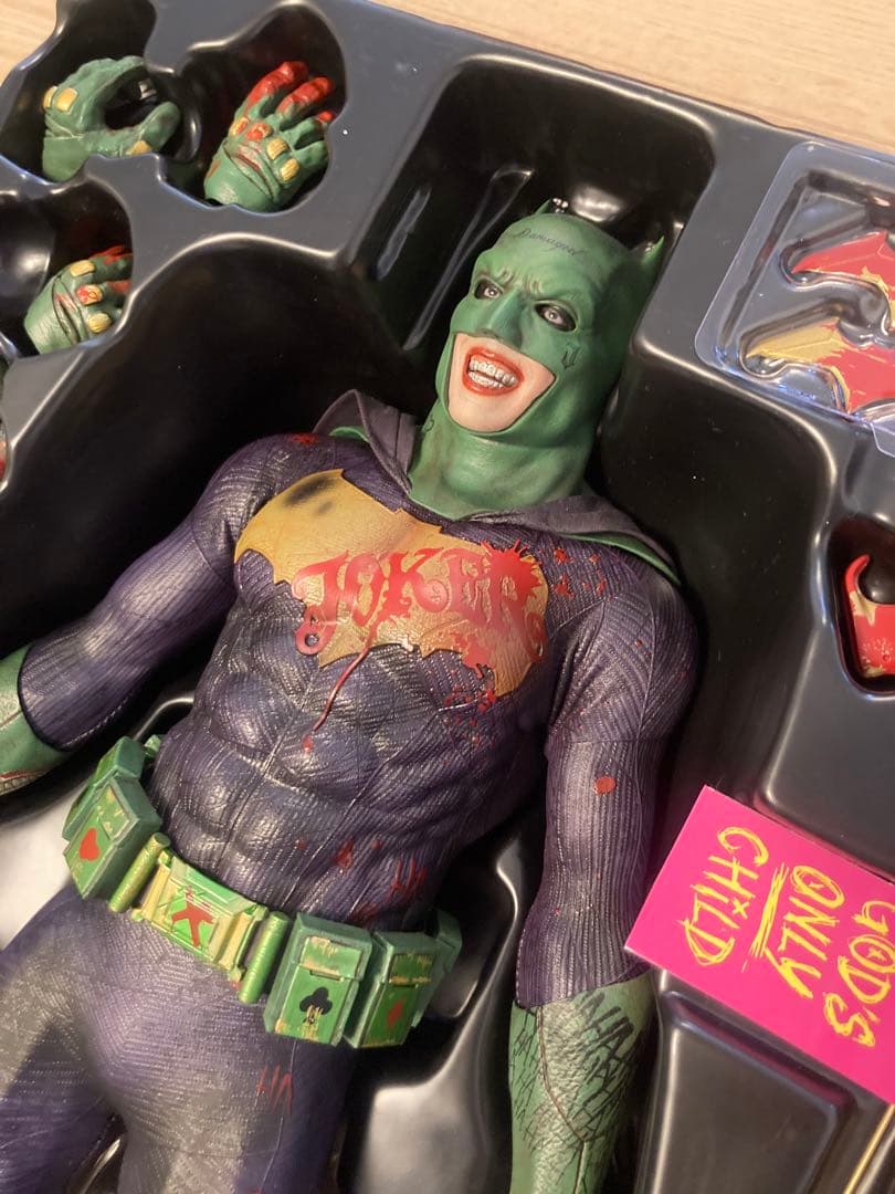 ホットトイズ　ジョーカー （バット・コスプレ）フィギュア　スーサイド・スクワッド