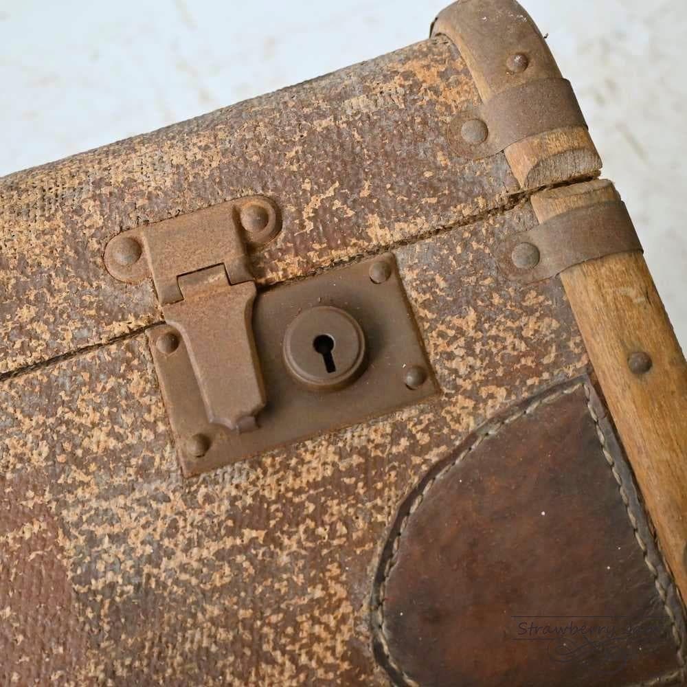 L3612-99-1 英国アンティーク トランク レザーバック 収納 レザー