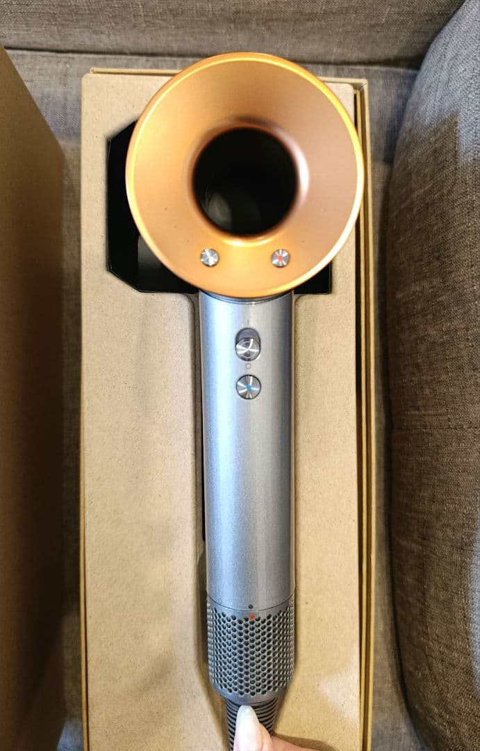 【極美品】Dyson ドライヤー HD 15 ULF BNBC JP