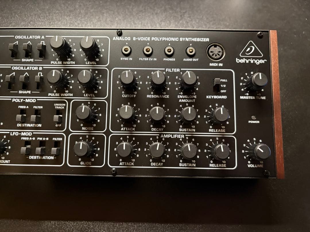 Behringer Pro-800 アナログシンセサイザー