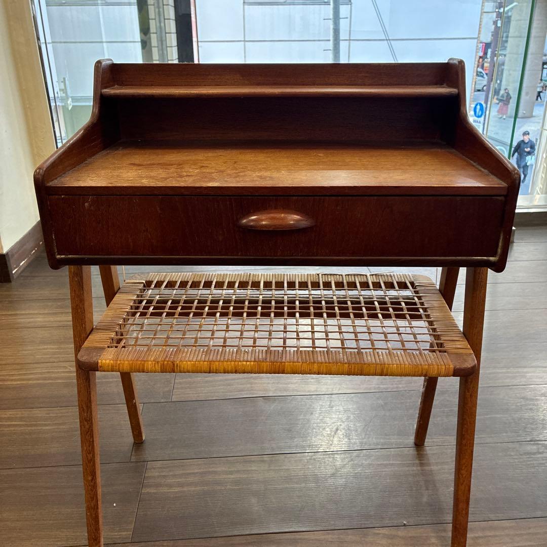 木製サイドテーブル 引き出し付き