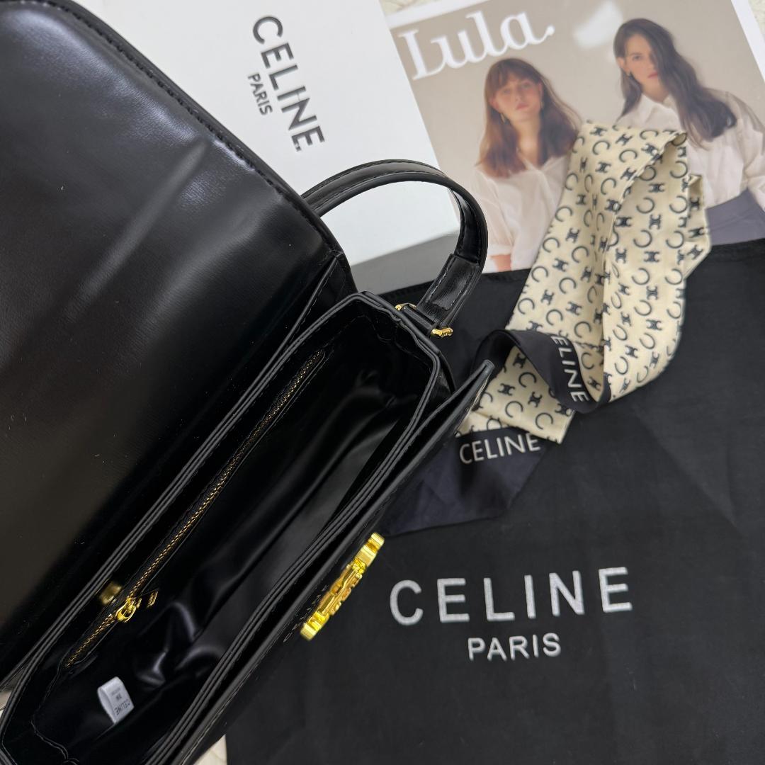 ブラックショルダーバッグ