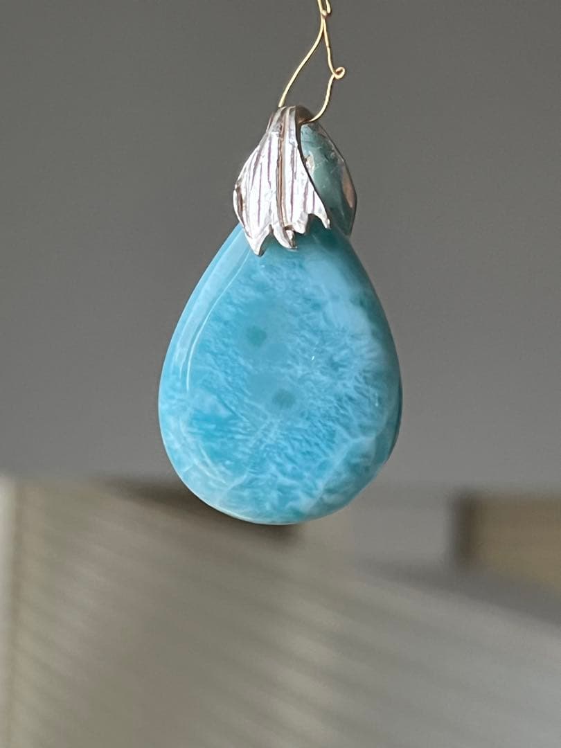 天然石☆高品質！ラリマーしずく型ペンダントトップ☆リーフバチカン&ブルーが美しい