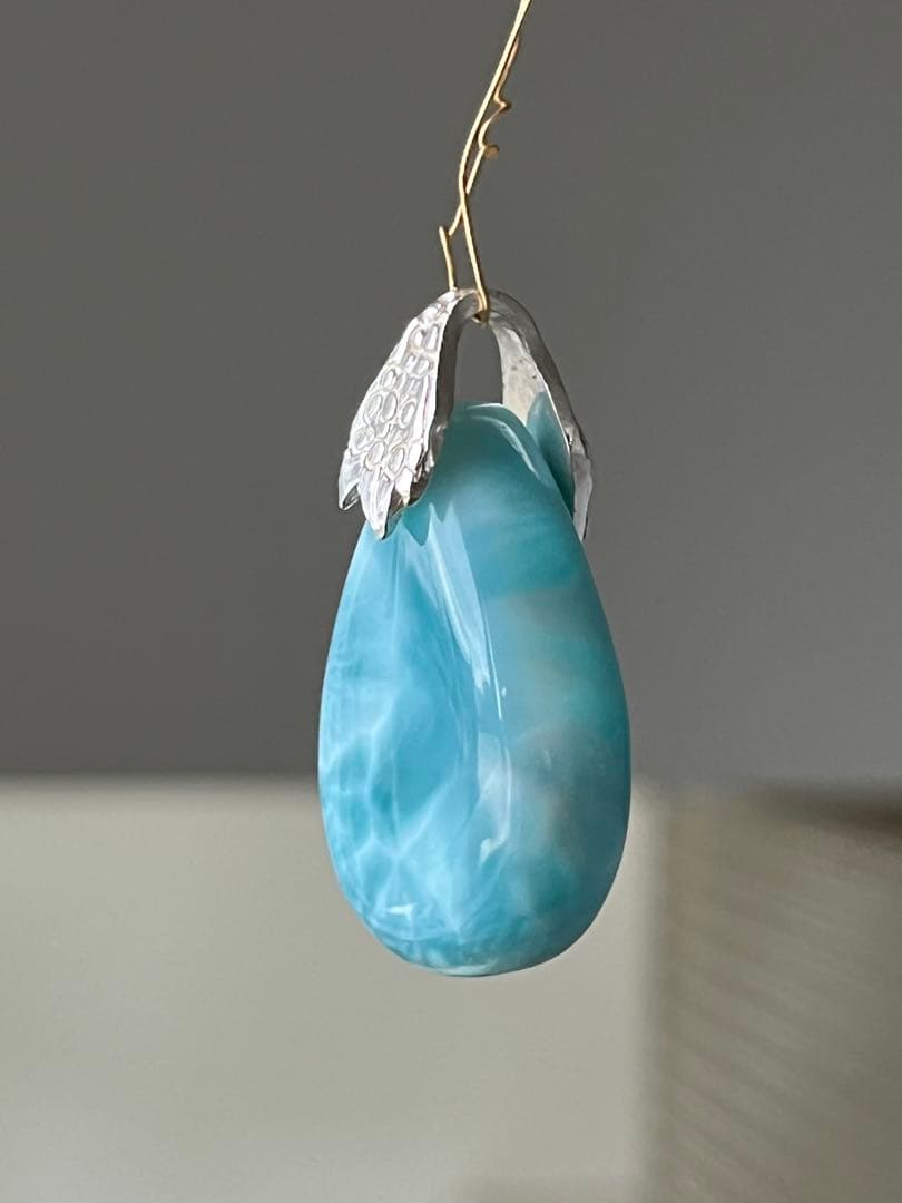 天然石☆高品質！ラリマーしずく型ペンダントトップ☆リーフバチカン&ブルーが美しい