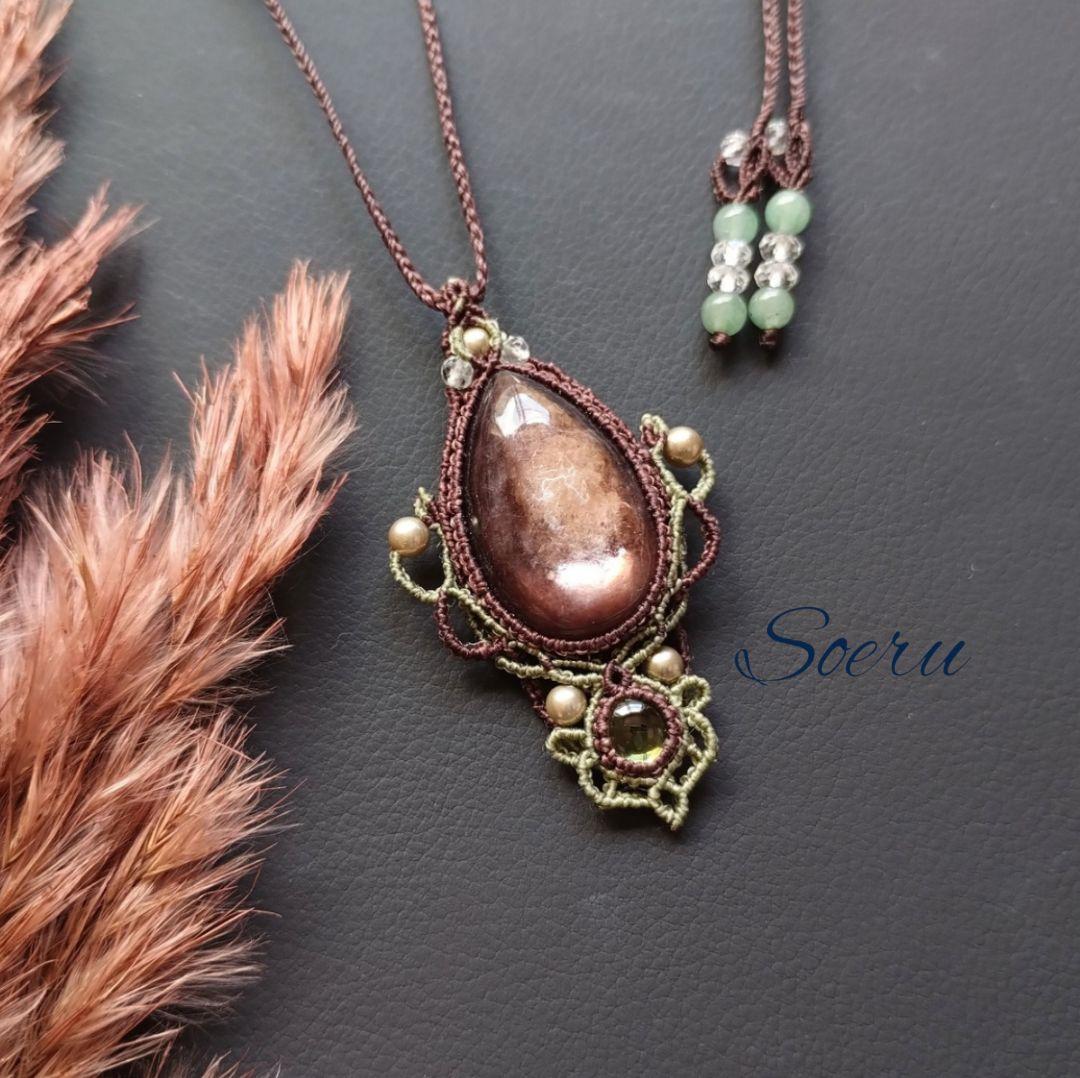 レピドライト＆ペリドットのマクラメ編みネックレス　ペンダント　天然石