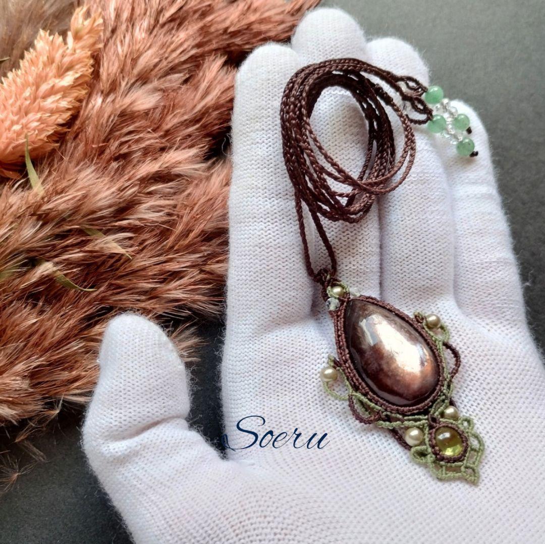 レピドライト＆ペリドットのマクラメ編みネックレス　ペンダント　天然石