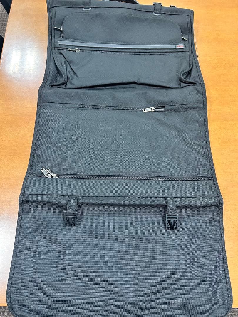 TUMI トゥミ　ガーメントバッグ　22133D4 ブラック