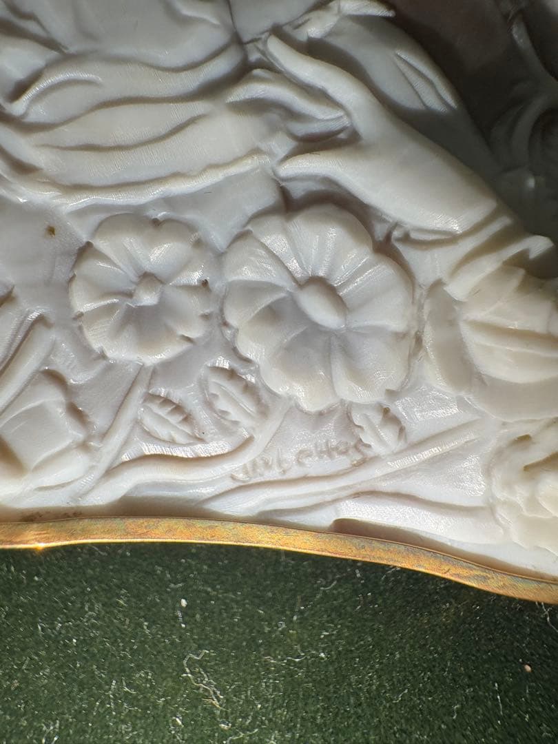 手彫りシェルカメオ 彫刻美術品 イタリア製 作家サイン入り K18枠 70mm