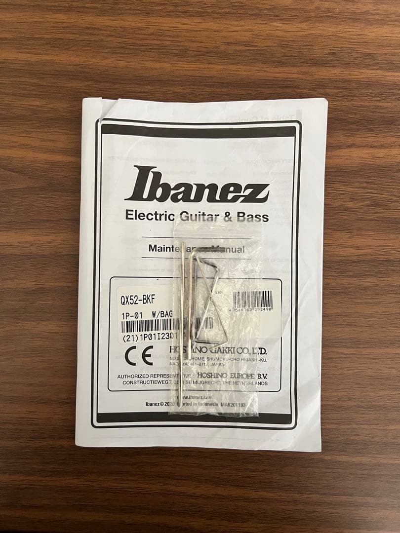 Ibanez QX52 BKF ヘッドレスギター