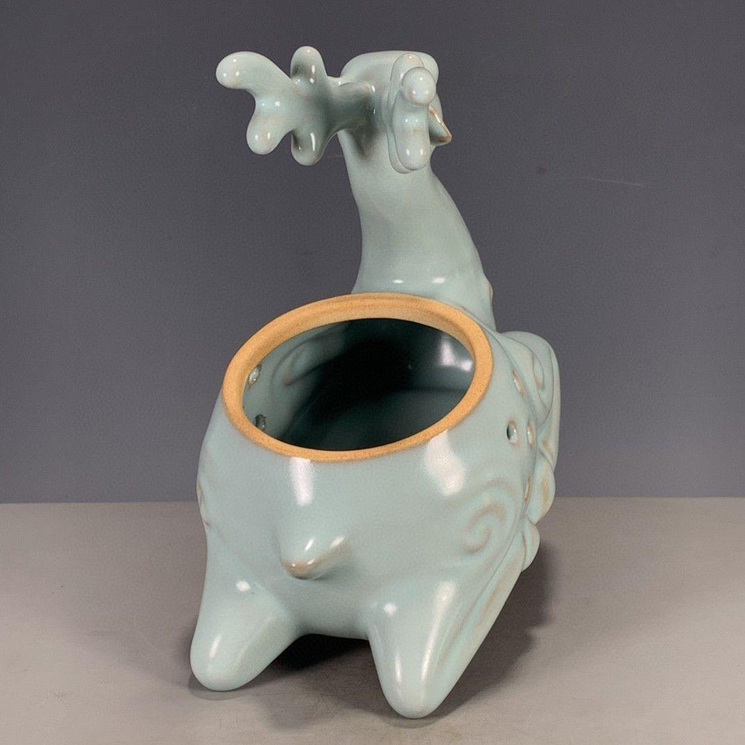 宋汝磁器浮彫り梅鹿薫香炉 香道具 装飾品 現代工芸品 美術品 置物