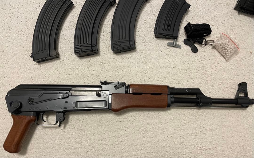 東京マルイ 電動ガン AK47タイプ　マガジン7本BB弾付き　ジャンク