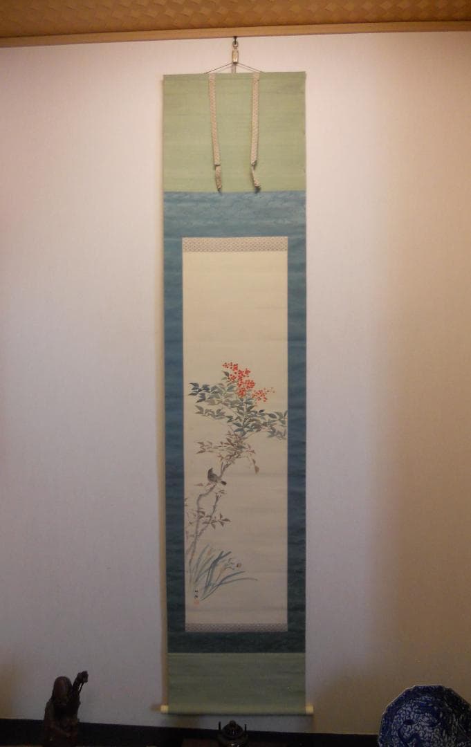 掛け軸 桂月 南天に雀 絹本 希少 軸装 茶道具 掛軸 美品 です。