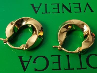 BOTTEGA VENETA ツイスト ピアス 極美品