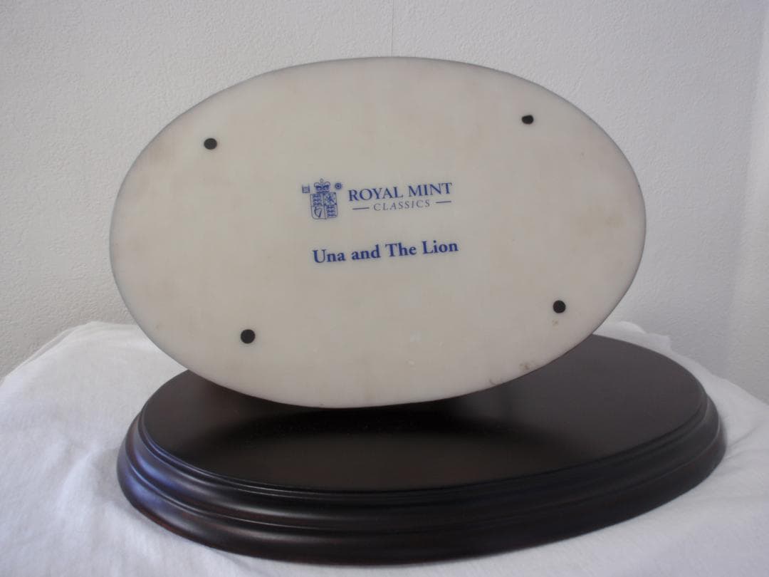 英国ビクトリア女王☆ウナとライオン☆